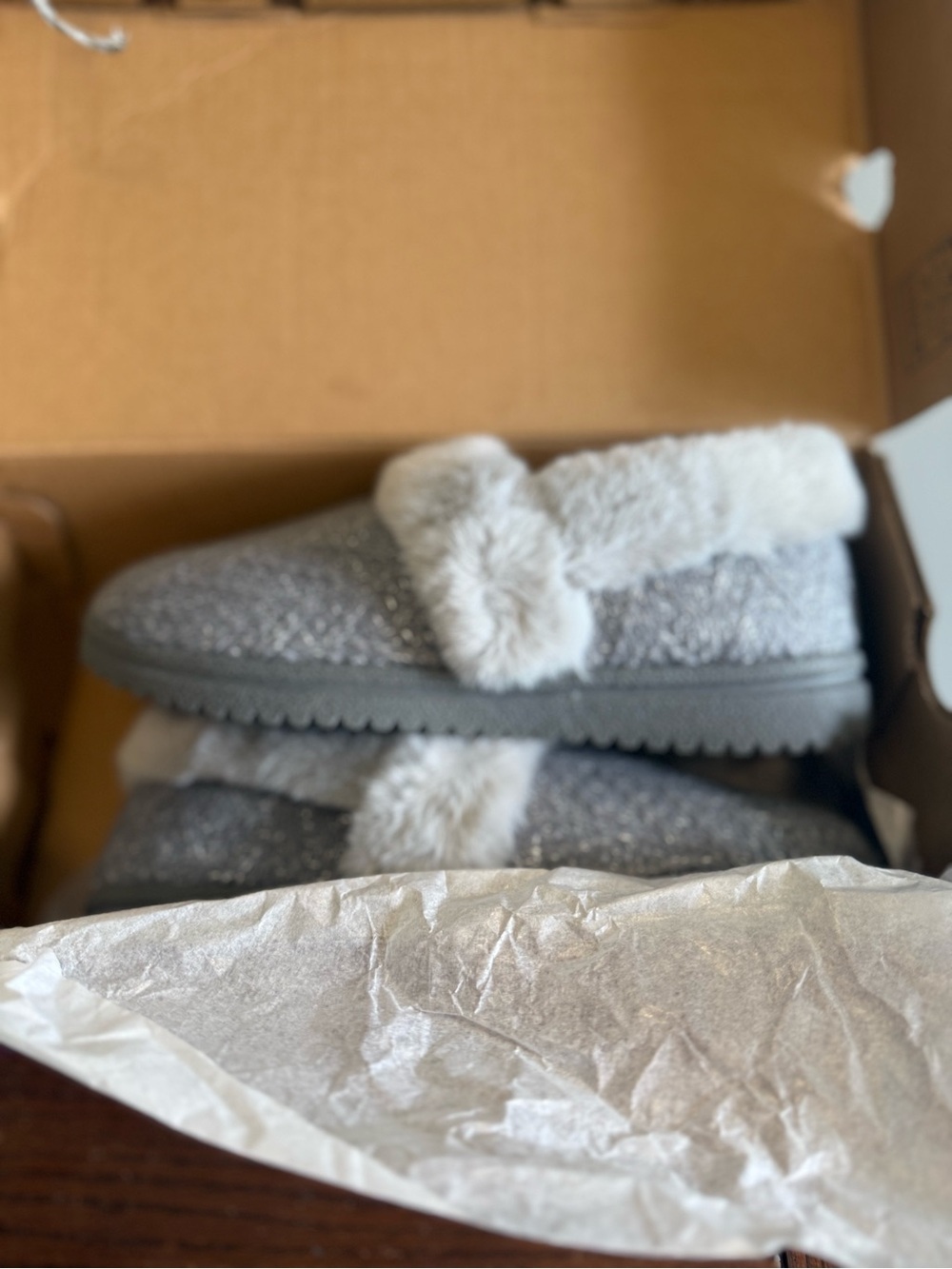 Skechers Cozy Grey Faux Fur‎ Lined Slip-On Slippers size 5 NEW